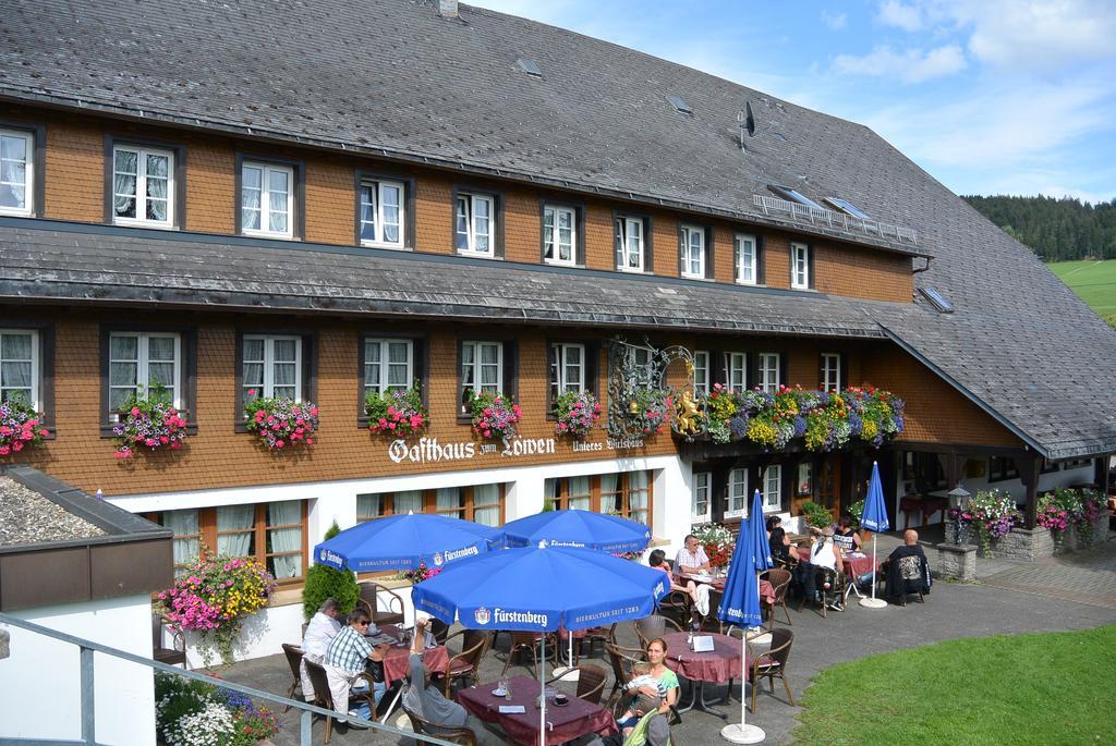 Hotel Zum Lowen - Unteres Wirtshaus Titisee-Neustadt Buitenkant foto